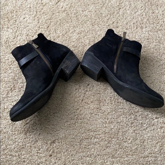 Black Leather bootie brass plum size 9.5 - Picture 1 of 5